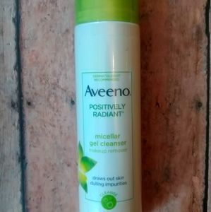 💕Aveeno Positively Radiant Gel Cleanser